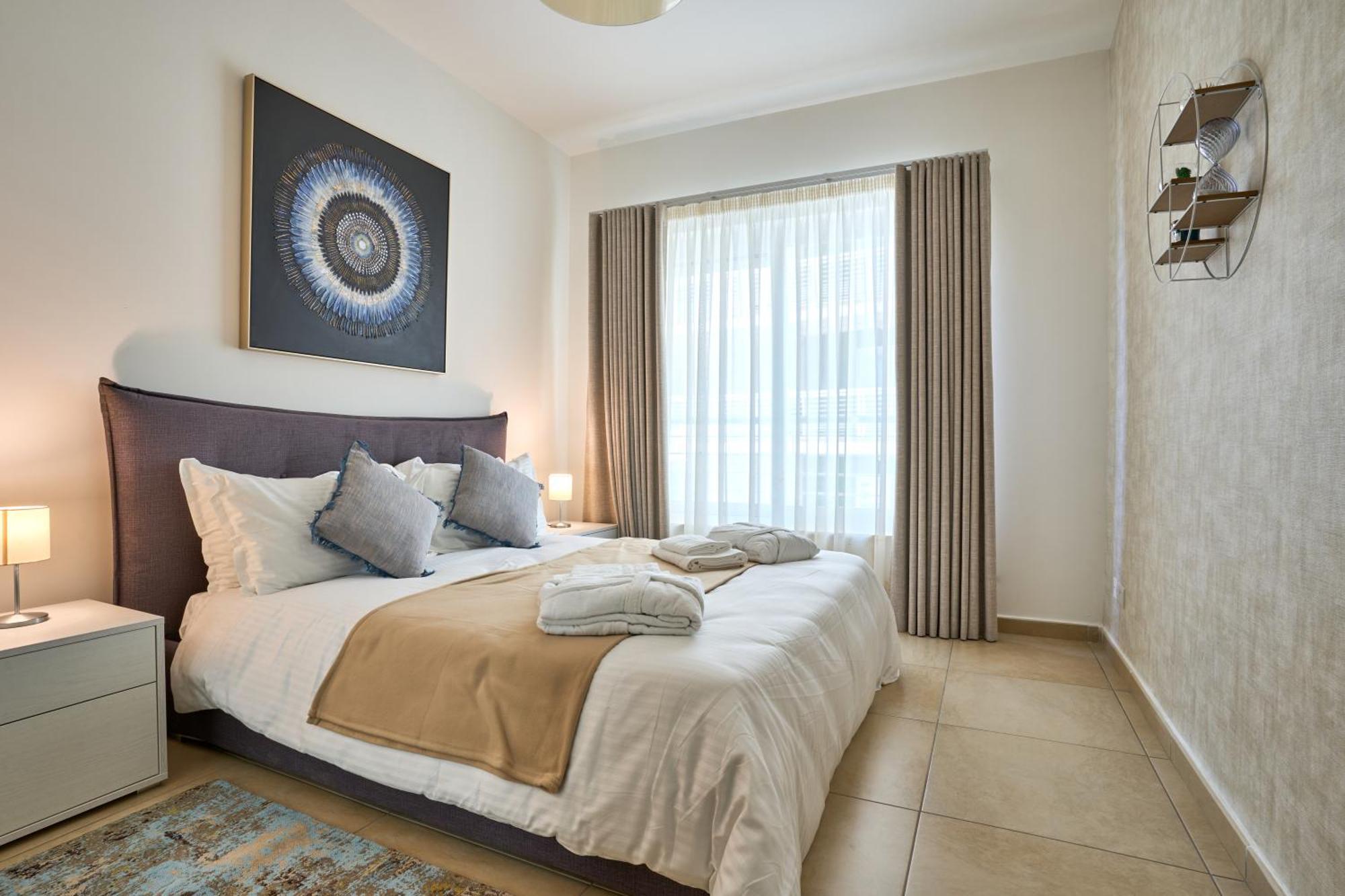 Stunning 3-Bedroom Seaview Retreat In Fort Cambridge Sliema Bagian luar foto